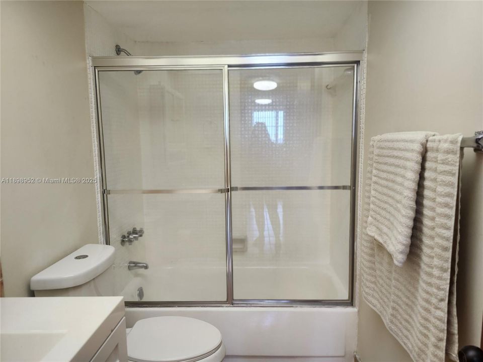 Recently Rented: $1,500 (1 beds, 1 baths, 900 Square Feet)