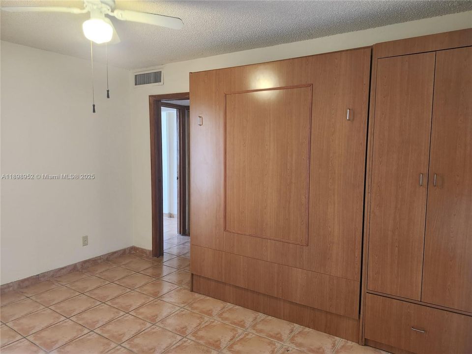 Recently Rented: $1,500 (1 beds, 1 baths, 900 Square Feet)