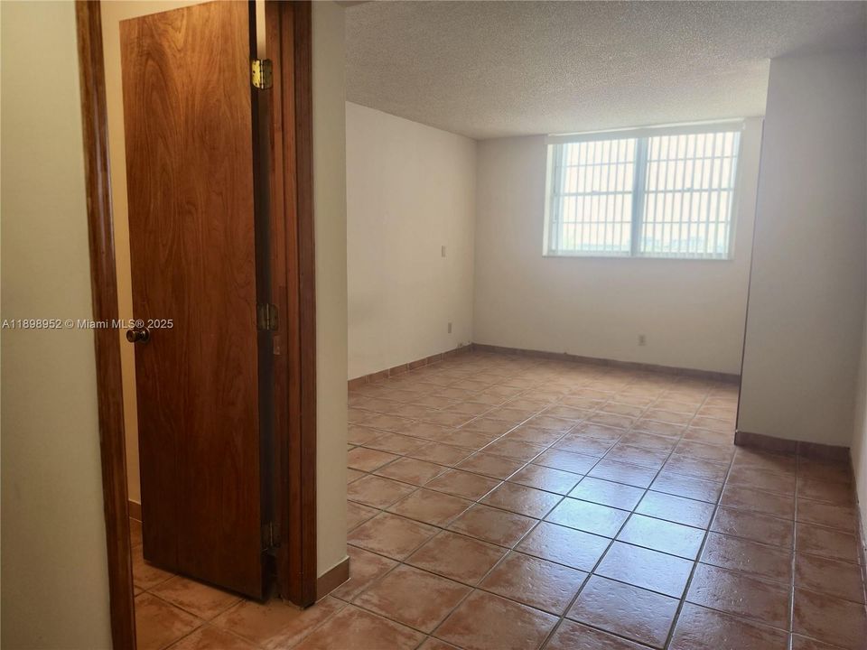 Recently Rented: $1,500 (1 beds, 1 baths, 900 Square Feet)