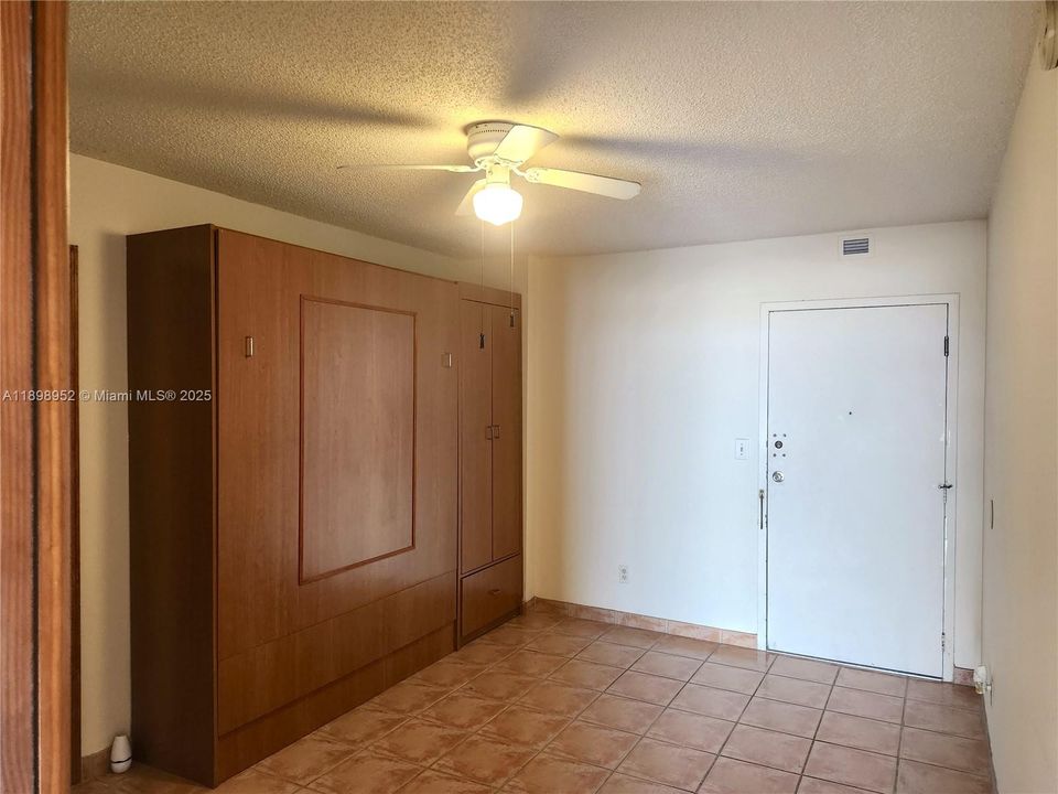 Recently Rented: $1,500 (1 beds, 1 baths, 900 Square Feet)