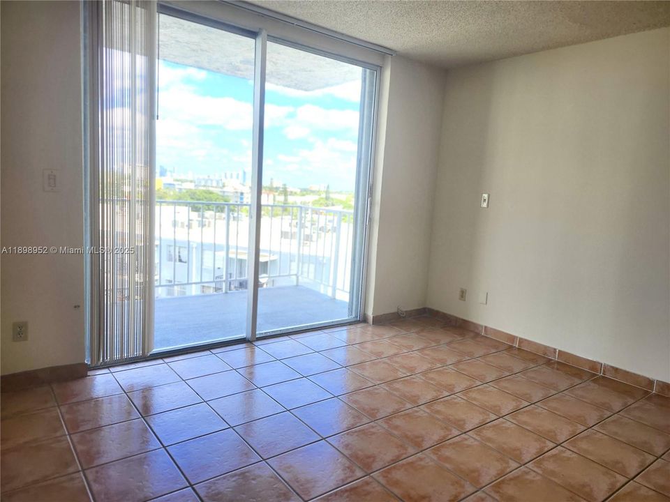 Recently Rented: $1,500 (1 beds, 1 baths, 900 Square Feet)