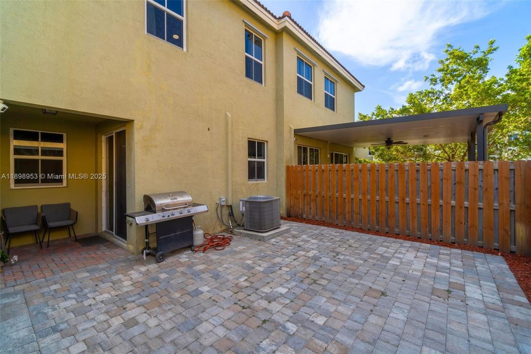 For Rent: $2,800 (3 beds, 2 baths, 1731 Square Feet)