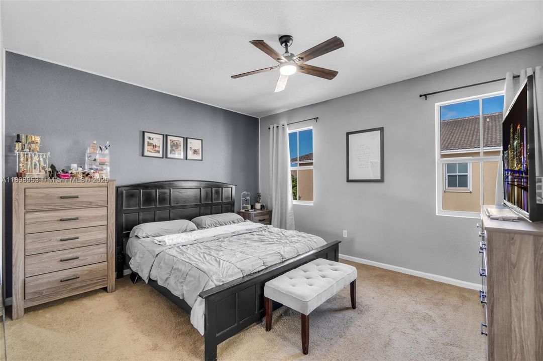 For Rent: $2,800 (3 beds, 2 baths, 1731 Square Feet)