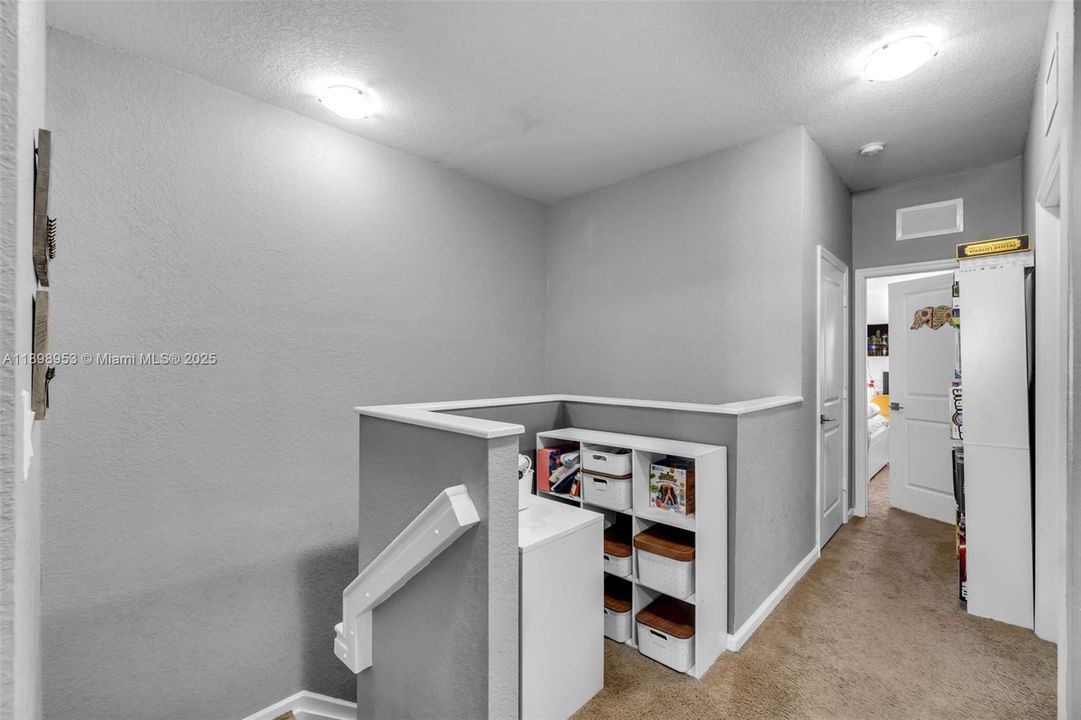 For Rent: $2,800 (3 beds, 2 baths, 1731 Square Feet)