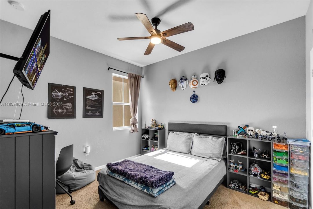 For Rent: $2,800 (3 beds, 2 baths, 1731 Square Feet)