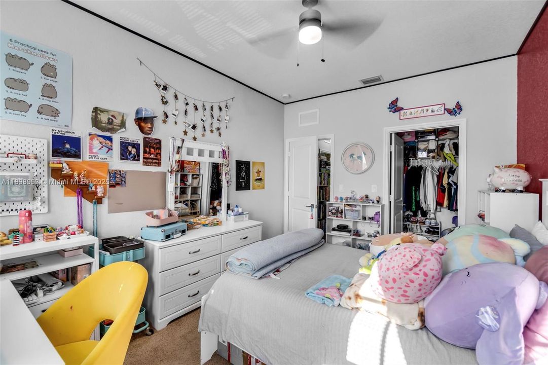 For Rent: $2,800 (3 beds, 2 baths, 1731 Square Feet)