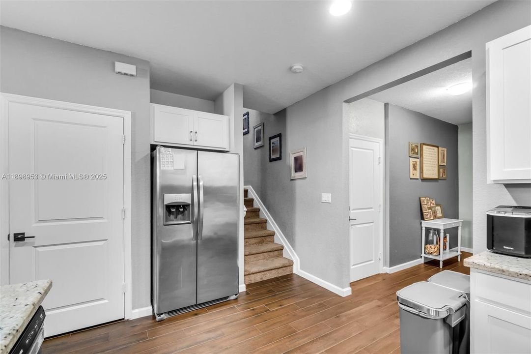 For Rent: $2,800 (3 beds, 2 baths, 1731 Square Feet)