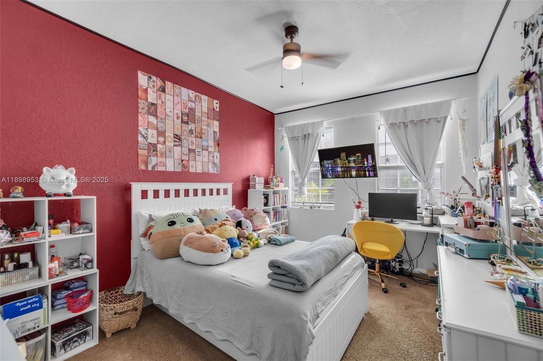 For Rent: $2,800 (3 beds, 2 baths, 1731 Square Feet)