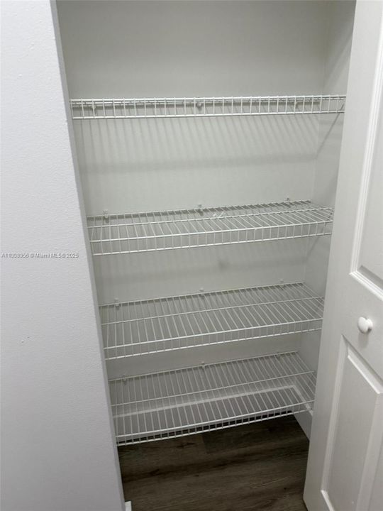 待售: $232,499 (2 贝兹, 2 浴室, 809 平方英尺)