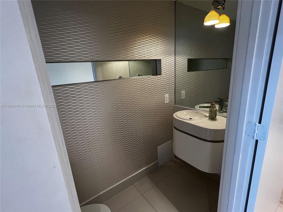 For Rent: $10,000 (3 beds, 3 baths, 2210 Square Feet)