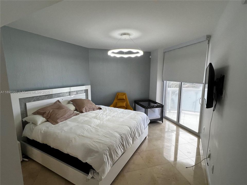 For Rent: $10,000 (3 beds, 3 baths, 2210 Square Feet)