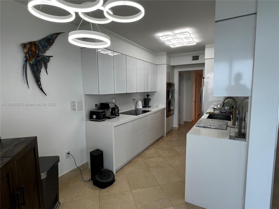 For Rent: $10,000 (3 beds, 3 baths, 2210 Square Feet)