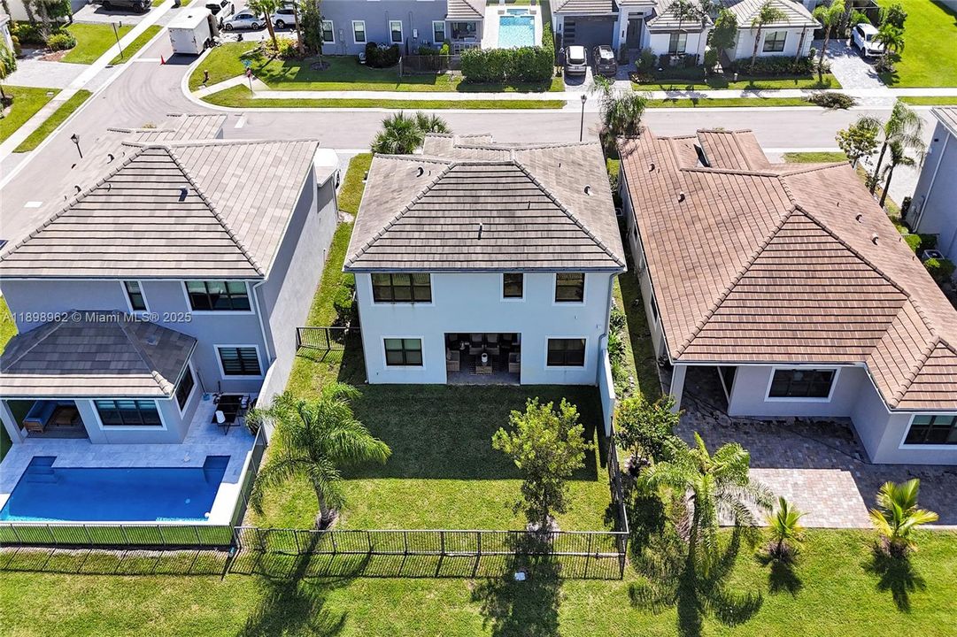 For Sale: $840,000 (4 beds, 3 baths, 2279 Square Feet)