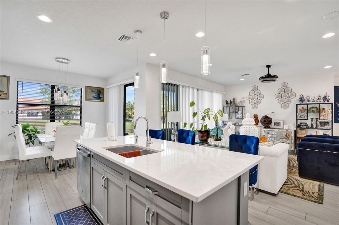 For Sale: $840,000 (4 beds, 3 baths, 2279 Square Feet)