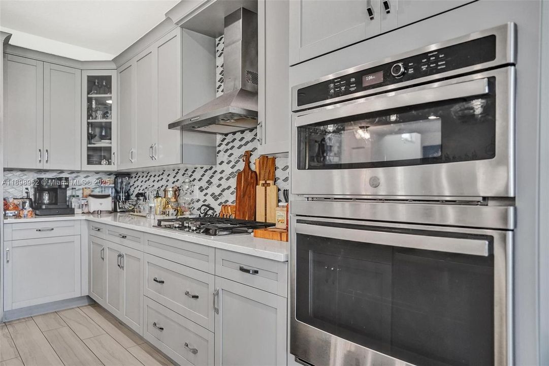 For Sale: $840,000 (4 beds, 3 baths, 2279 Square Feet)