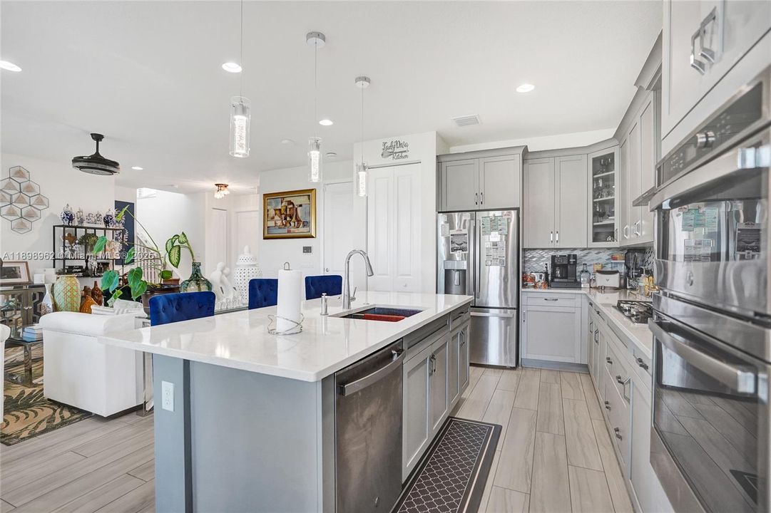 For Sale: $840,000 (4 beds, 3 baths, 2279 Square Feet)