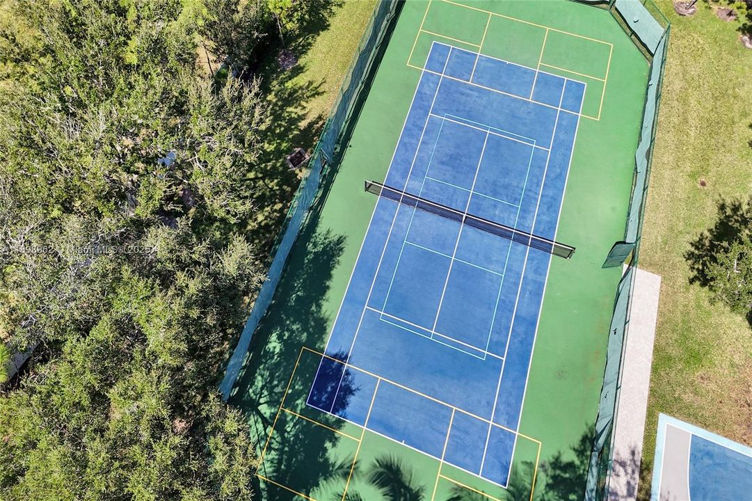 For Sale: $840,000 (4 beds, 3 baths, 2279 Square Feet)