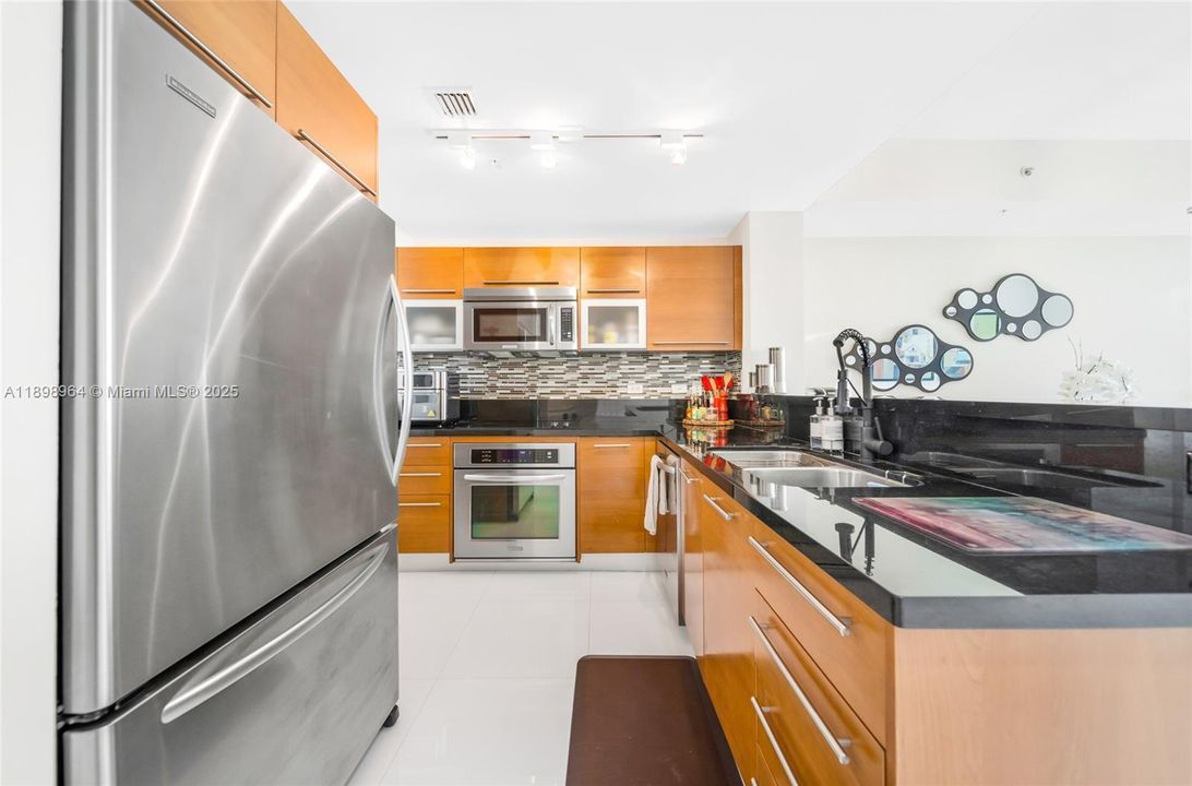 Recientemente alquilado: $4,000 (2 camas, 2 baños, 1058 Pies cuadrados)