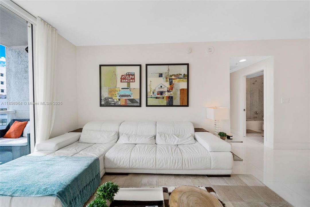 Recientemente alquilado: $4,000 (2 camas, 2 baños, 1058 Pies cuadrados)