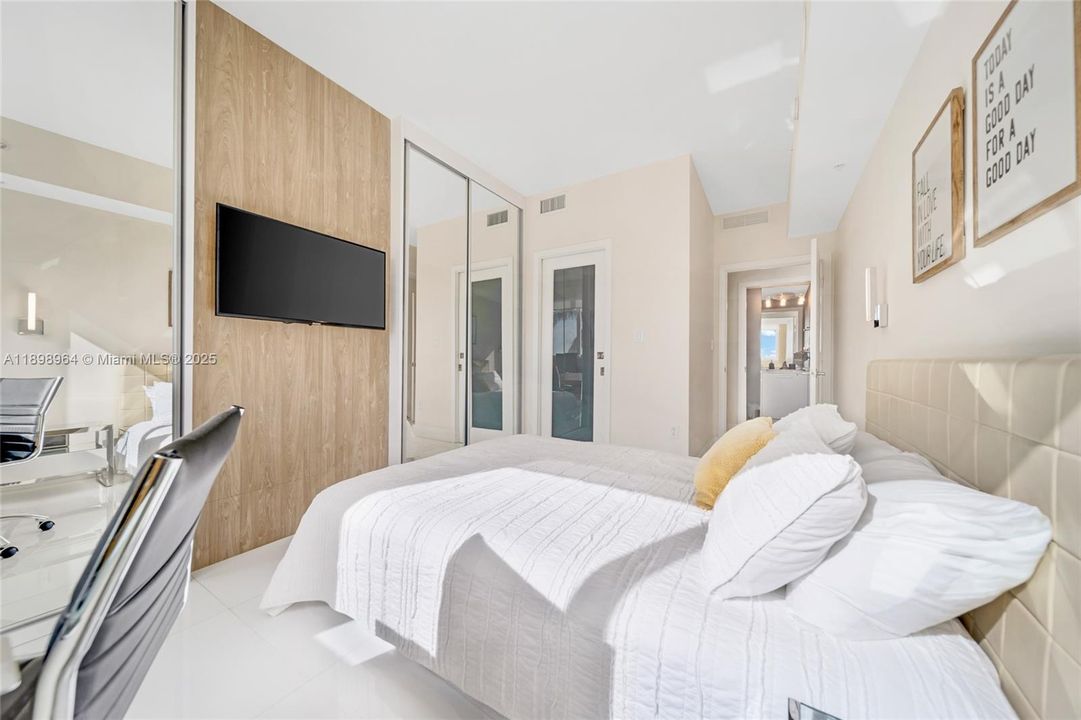 Recientemente alquilado: $4,000 (2 camas, 2 baños, 1058 Pies cuadrados)