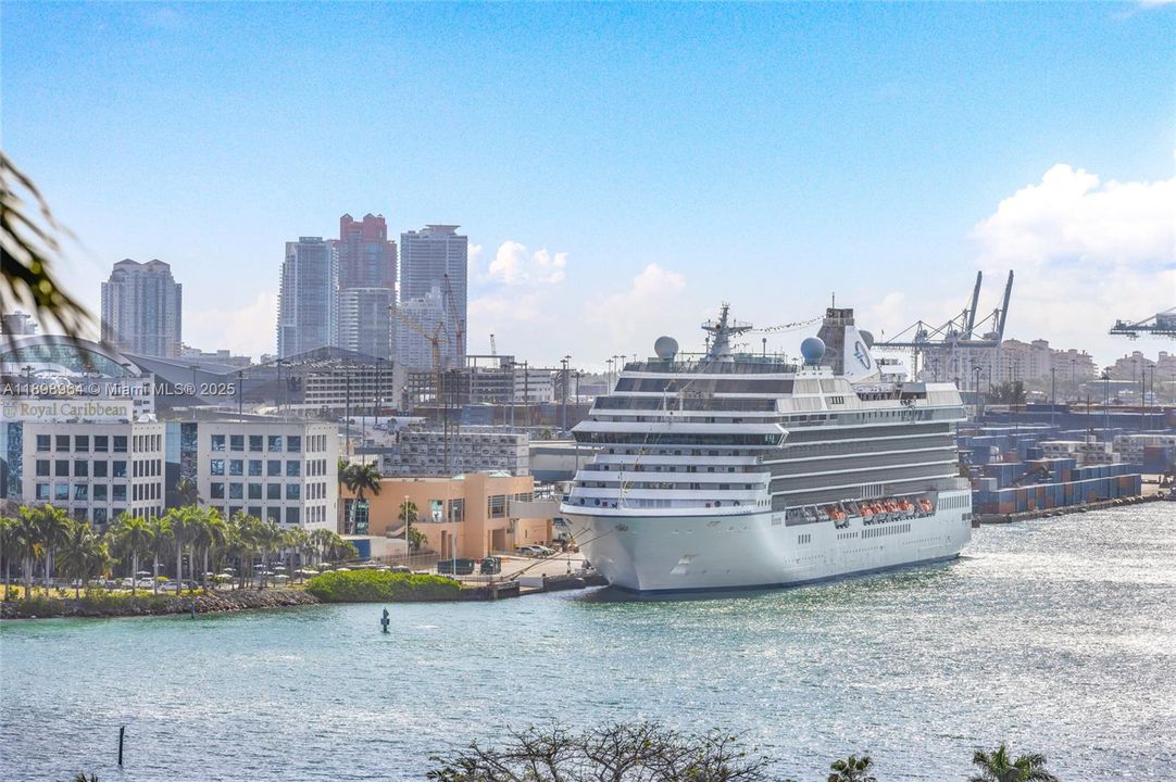 Recientemente alquilado: $4,000 (2 camas, 2 baños, 1058 Pies cuadrados)