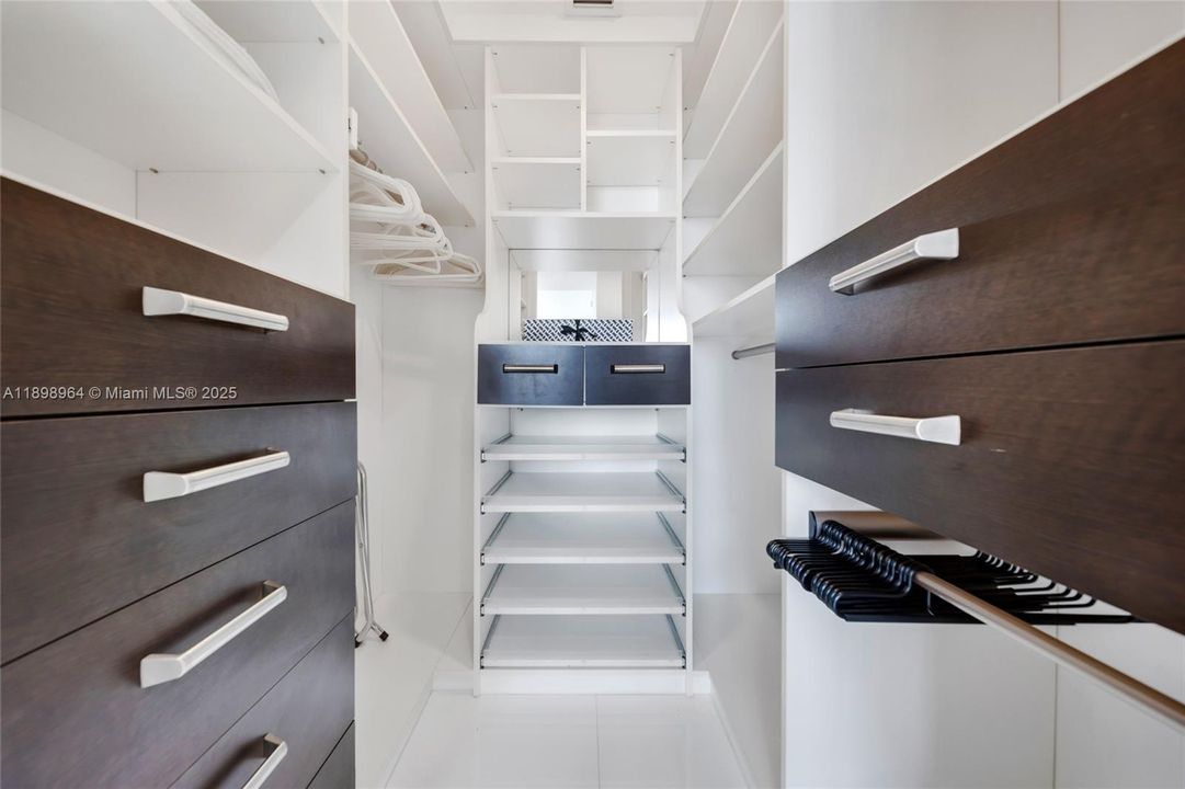 Recientemente alquilado: $4,000 (2 camas, 2 baños, 1058 Pies cuadrados)