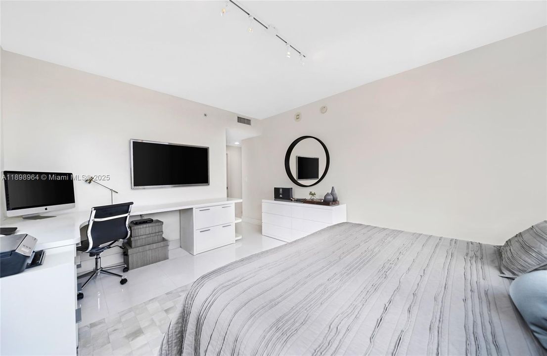 Recientemente alquilado: $4,000 (2 camas, 2 baños, 1058 Pies cuadrados)