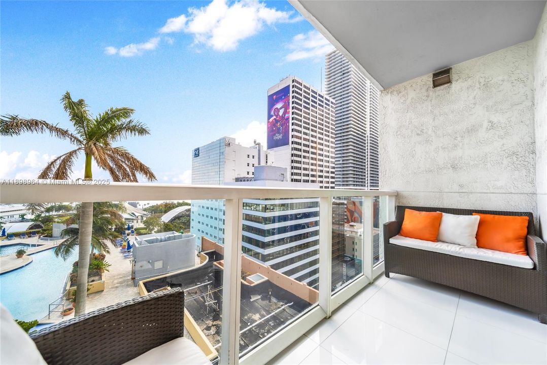 Recientemente alquilado: $4,000 (2 camas, 2 baños, 1058 Pies cuadrados)