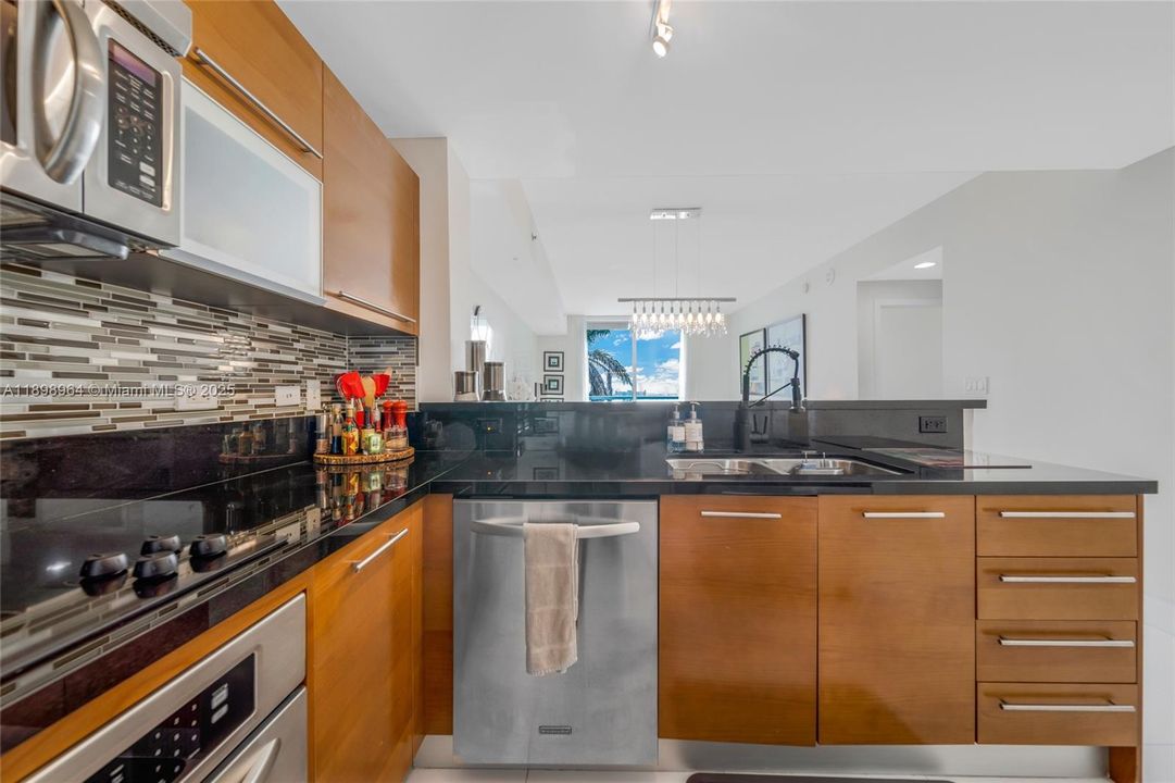 Recientemente alquilado: $4,000 (2 camas, 2 baños, 1058 Pies cuadrados)