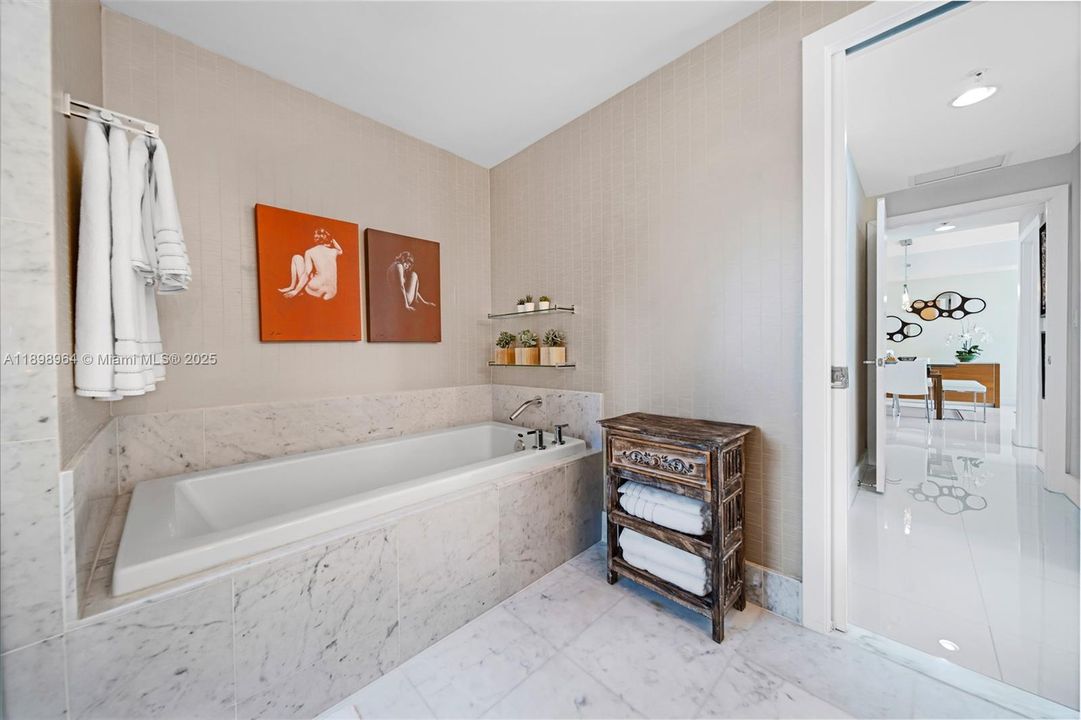 Recientemente alquilado: $4,000 (2 camas, 2 baños, 1058 Pies cuadrados)