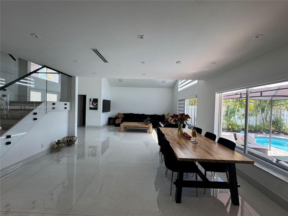 For Sale: $1,300,000 (4 beds, 3 baths, 2015 Square Feet)