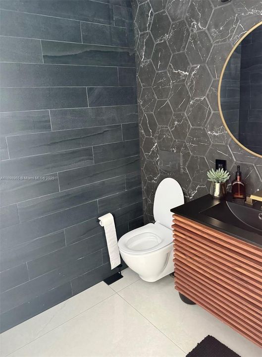 For Sale: $1,300,000 (4 beds, 3 baths, 2015 Square Feet)