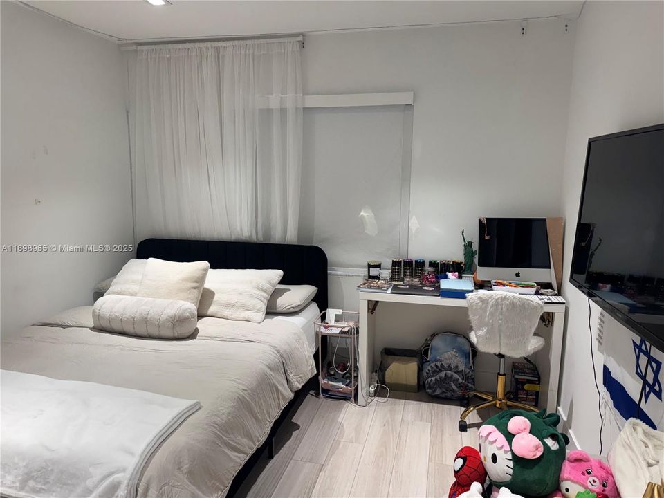 For Sale: $1,300,000 (4 beds, 3 baths, 2015 Square Feet)