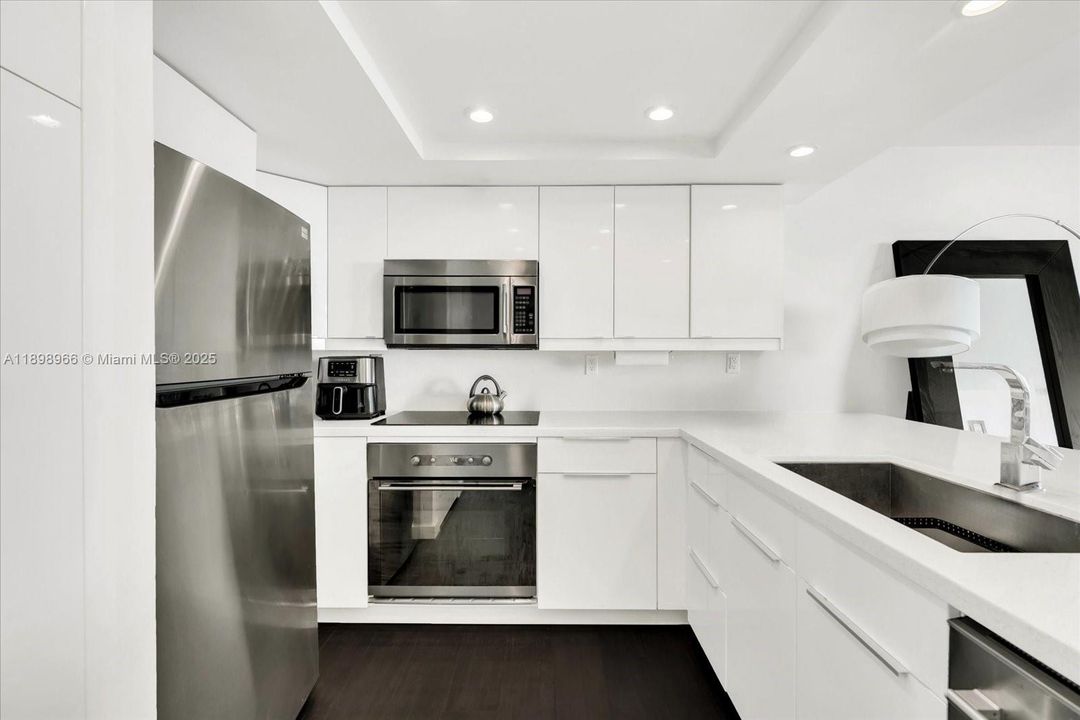 Recently Rented: $6,500 (1 beds, 1 baths, 858 Square Feet)