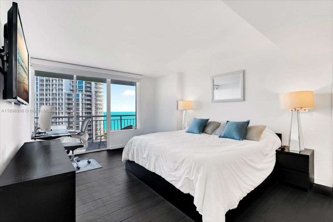 Recently Rented: $6,500 (1 beds, 1 baths, 858 Square Feet)