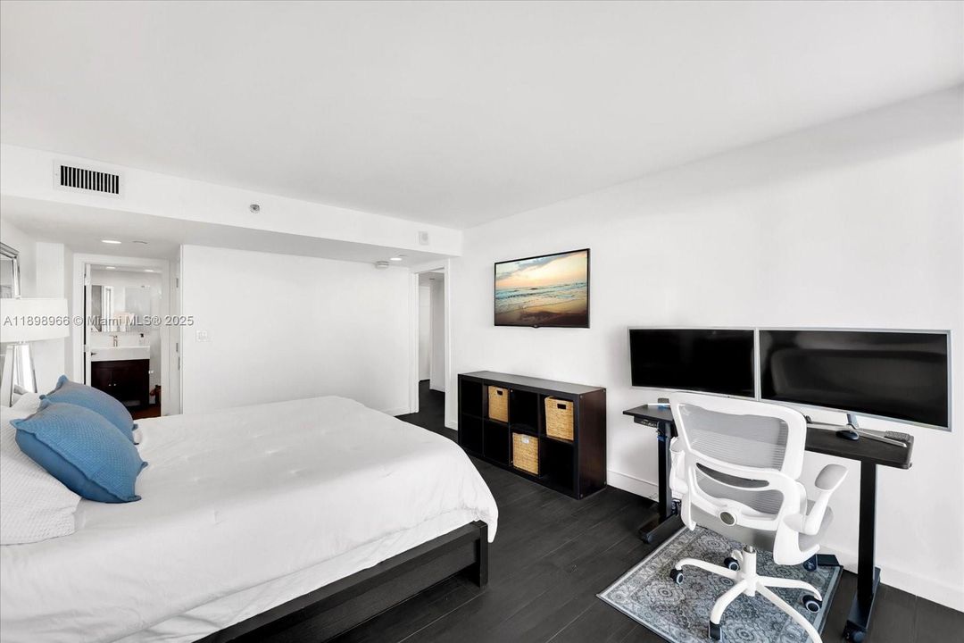 Recently Rented: $6,500 (1 beds, 1 baths, 858 Square Feet)