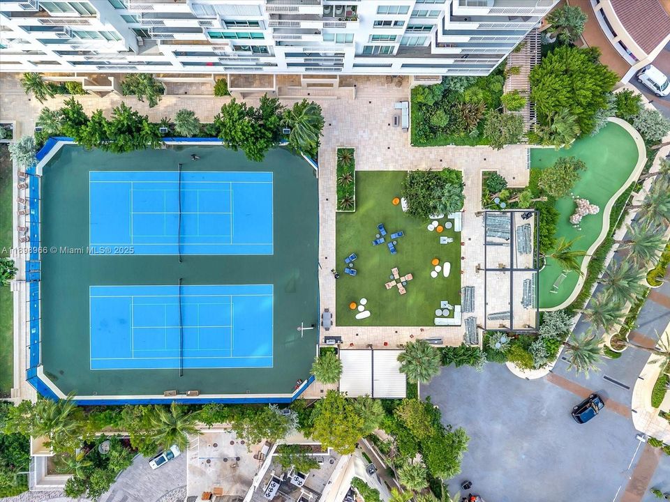 Recently Rented: $6,500 (1 beds, 1 baths, 858 Square Feet)