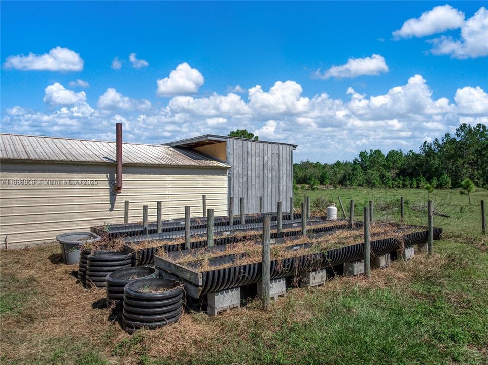 For Sale: $275,000 (2 beds, 2 baths, 1064 Square Feet)