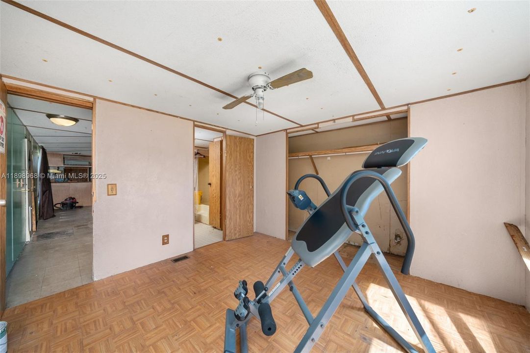 For Sale: $275,000 (2 beds, 2 baths, 1064 Square Feet)