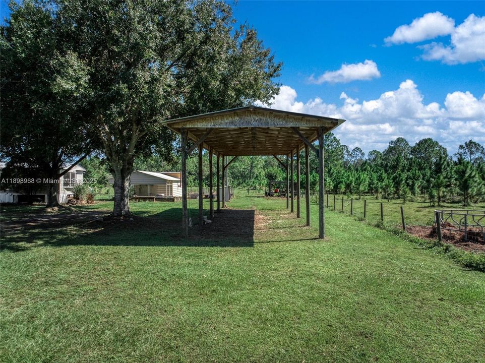 For Sale: $275,000 (2 beds, 2 baths, 1064 Square Feet)