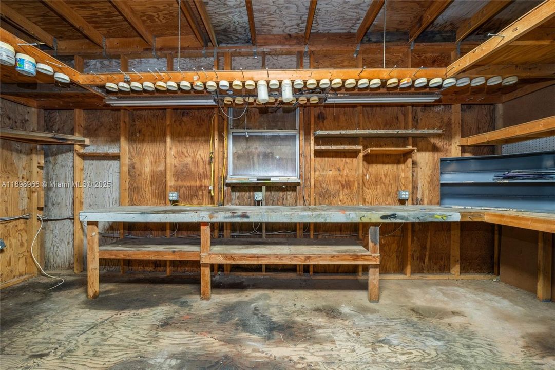 For Sale: $275,000 (2 beds, 2 baths, 1064 Square Feet)