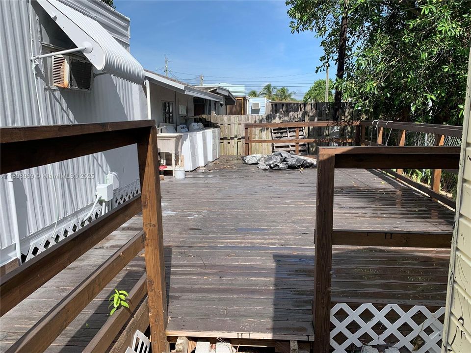 For Rent: $1,950 (3 beds, 1 baths, 846 Square Feet)