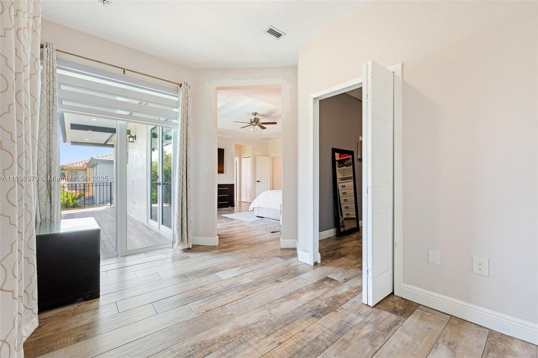 Под контрактом: $5,700 (5 спален, 3 ванн, 3123 Квадратных фут)