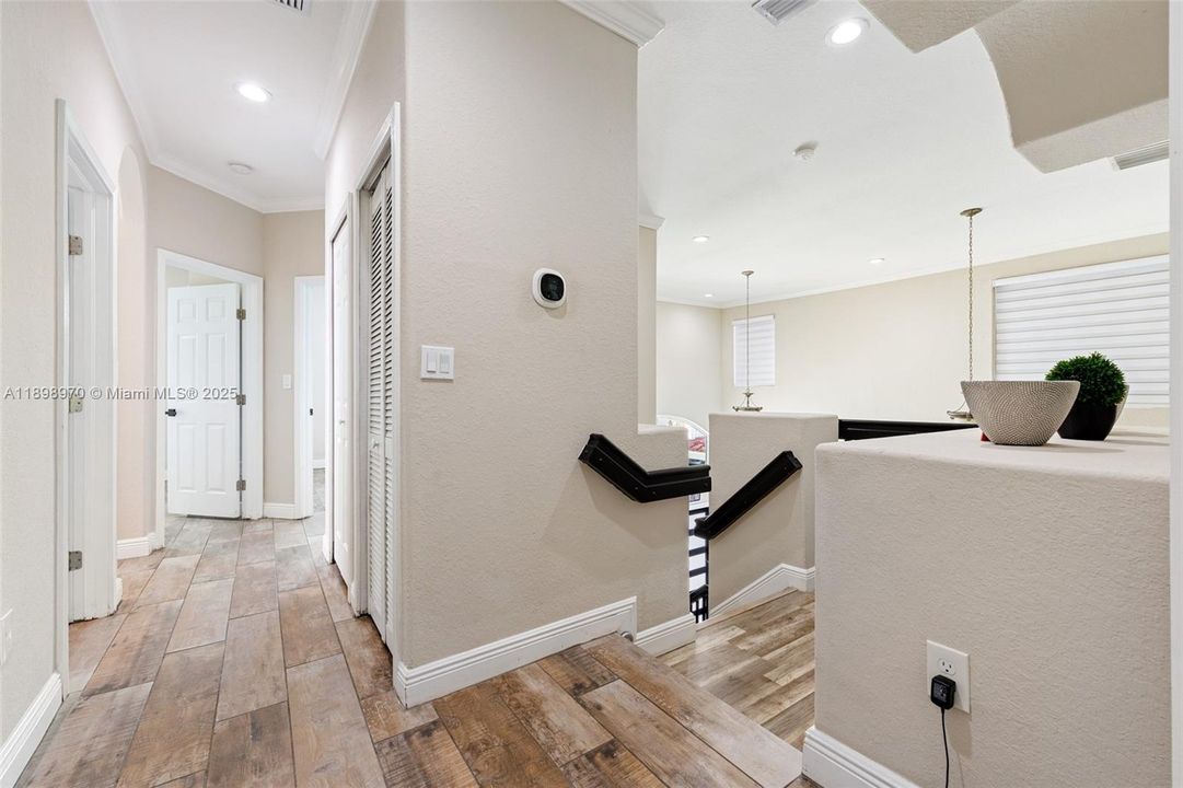 Под контрактом: $5,700 (5 спален, 3 ванн, 3123 Квадратных фут)