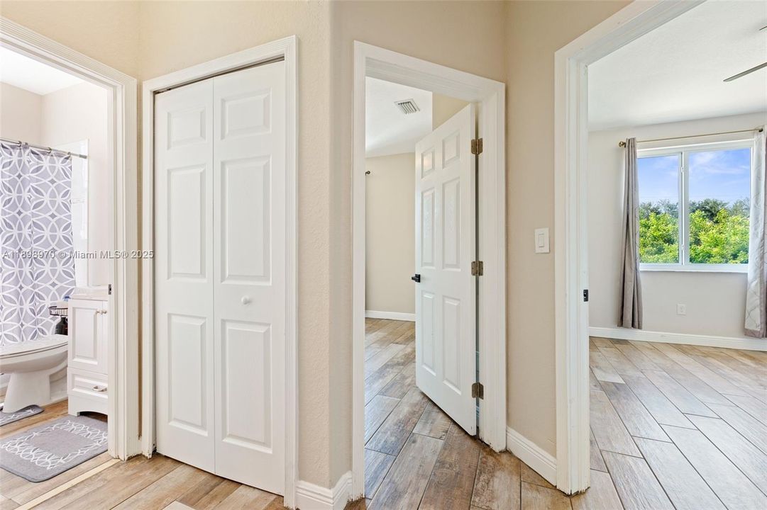 Под контрактом: $5,700 (5 спален, 3 ванн, 3123 Квадратных фут)