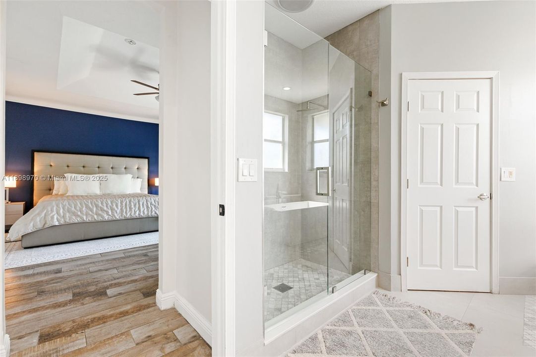 Под контрактом: $5,700 (5 спален, 3 ванн, 3123 Квадратных фут)