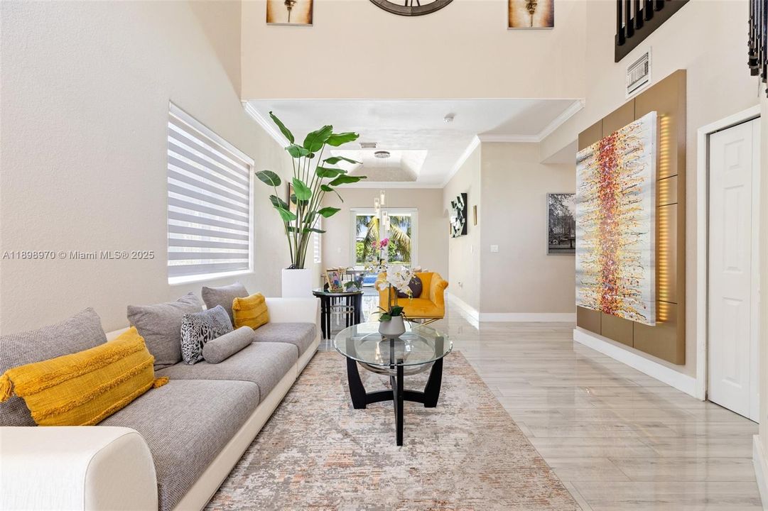 Под контрактом: $5,700 (5 спален, 3 ванн, 3123 Квадратных фут)