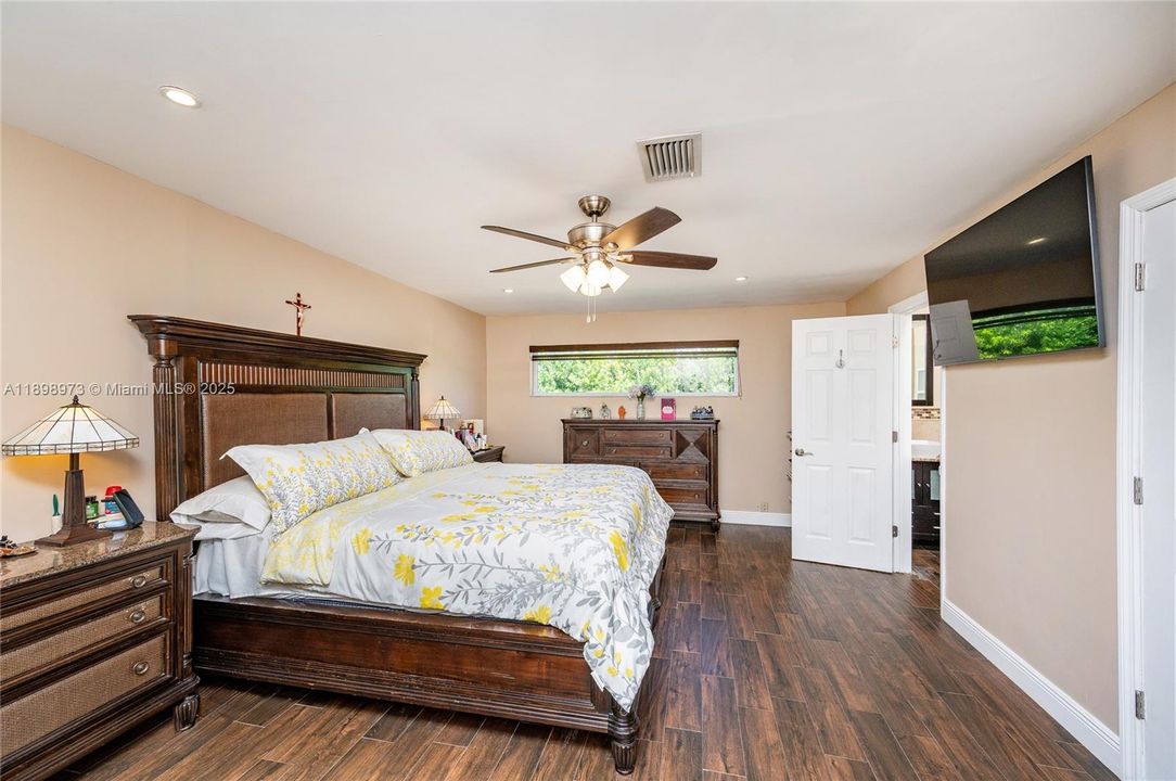 Active With Contract: $855,000 (4 beds, 2 baths, 1748 Square Feet)