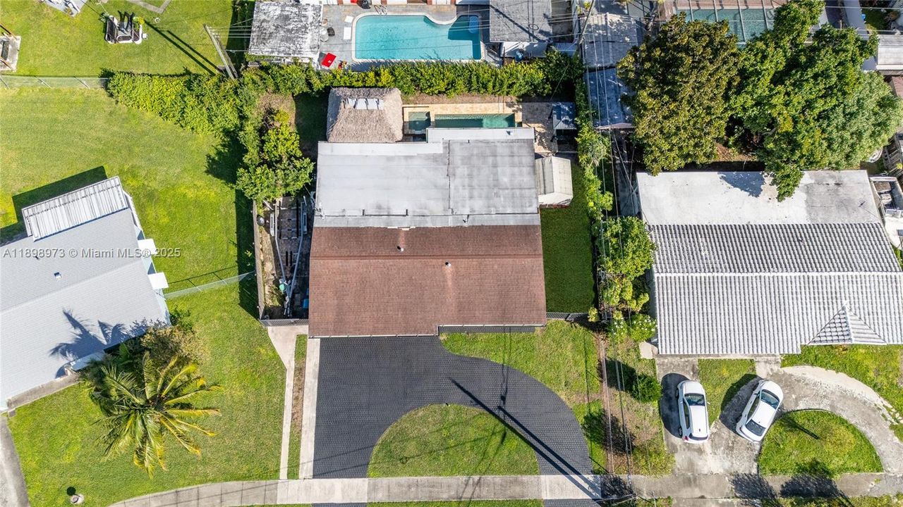 Active With Contract: $855,000 (4 beds, 2 baths, 1748 Square Feet)