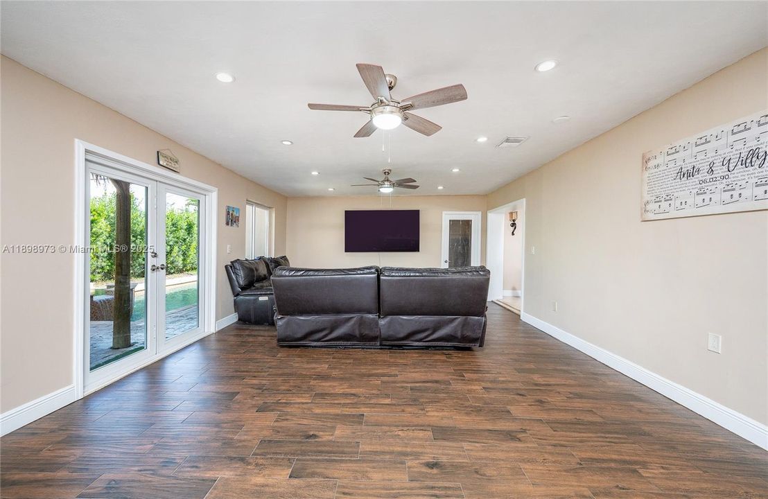 Active With Contract: $855,000 (4 beds, 2 baths, 1748 Square Feet)